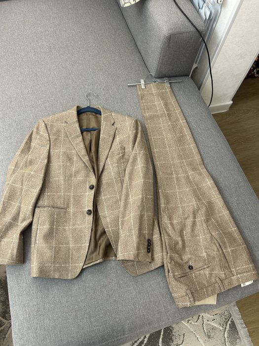 Костюм за 1000 $ Hugo Boss Tailored оригинал, как новый