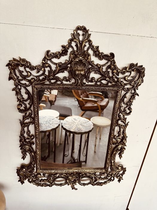 Ретро огледало в бароков стил