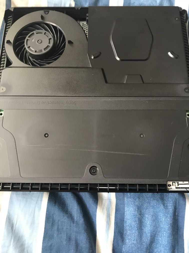 Curățare ps 4(schimbare pastă termoconductoare)