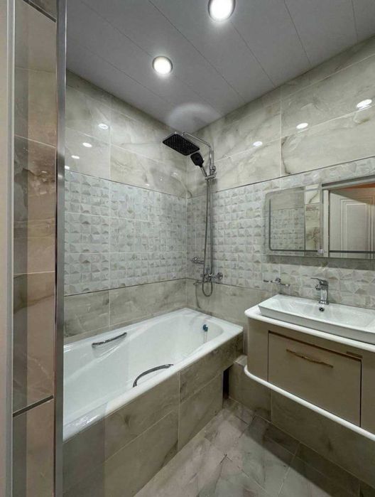 Лабзак 4 хона 3 хона килинган 2-этаж,110м2 квартира ШОШИЛИНЧ сотилади!