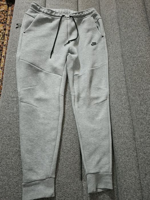 Pantaloni Nike tech fleece originali model 2025