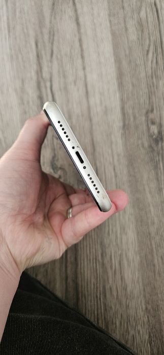 Telefon iPhone 11
