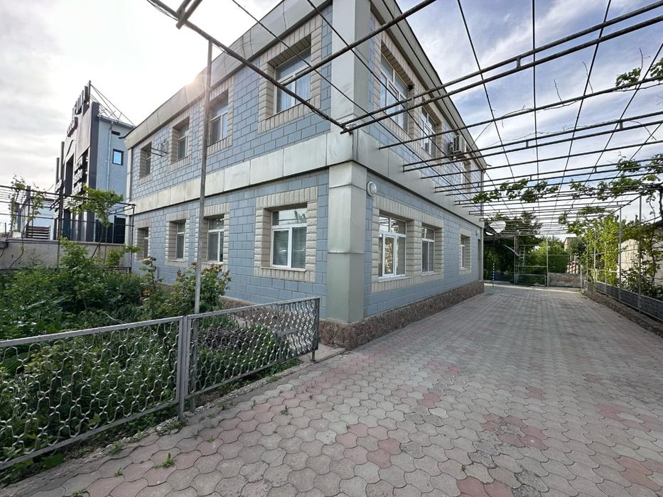 2-х этажный дом по ул Рыскулова, рынок "Самал" под Бизнес.