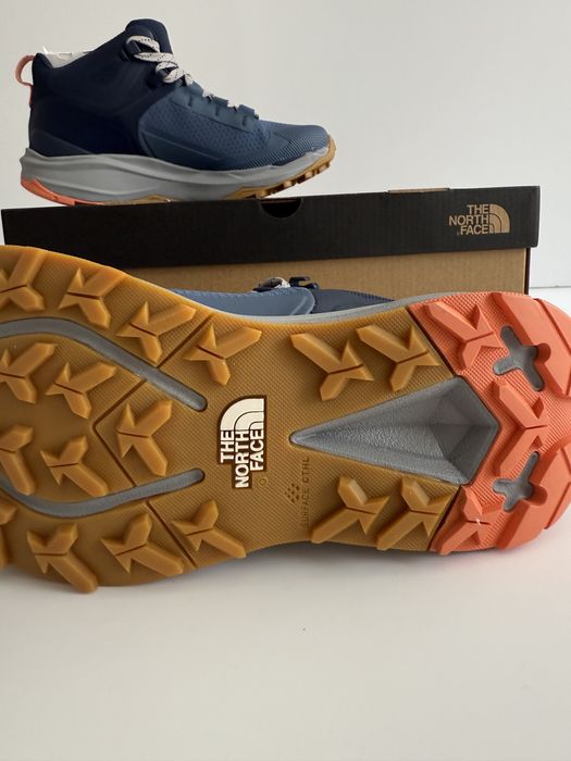Adidasi The North Face marimea 38 noi, originali