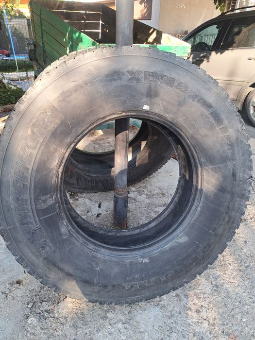Гуми 295/80 R22,5