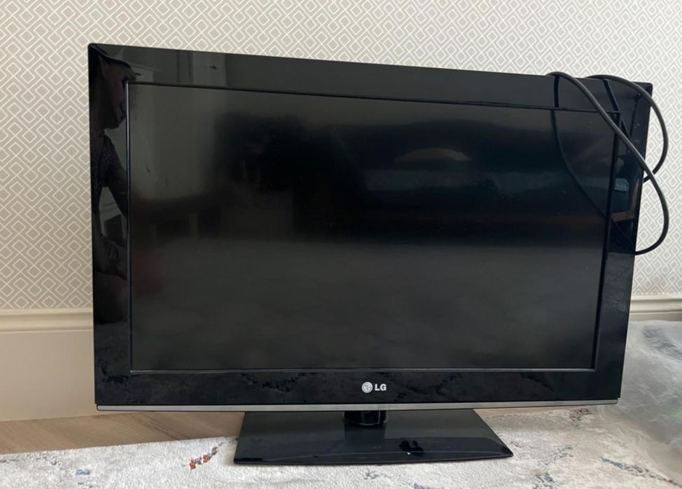 Продаётся телевизор LG в отличном состоянии почти новый.