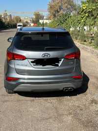 Продаётся Hyundai Santa Fe. 2017 г. Пробег 67000. Объём 2,4. Бензин 92