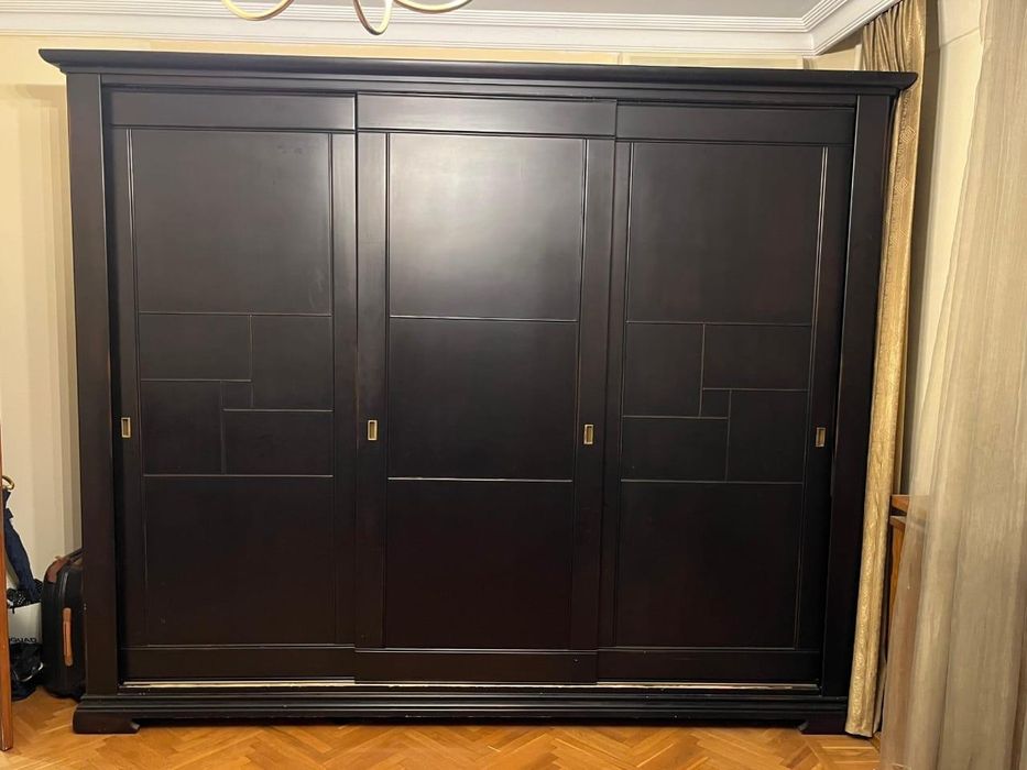 Шкаф покупался Bravo на Темирязьева , продам за 350.000 тг массив дер.