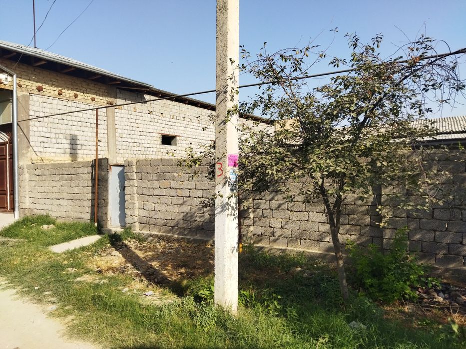 Yer sotiladi Nazarbek Tarnovda 2.2 sotix fasad  10*22 metr