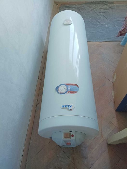 Продавам работещ малко използван бойлер Tesy 80 Л.