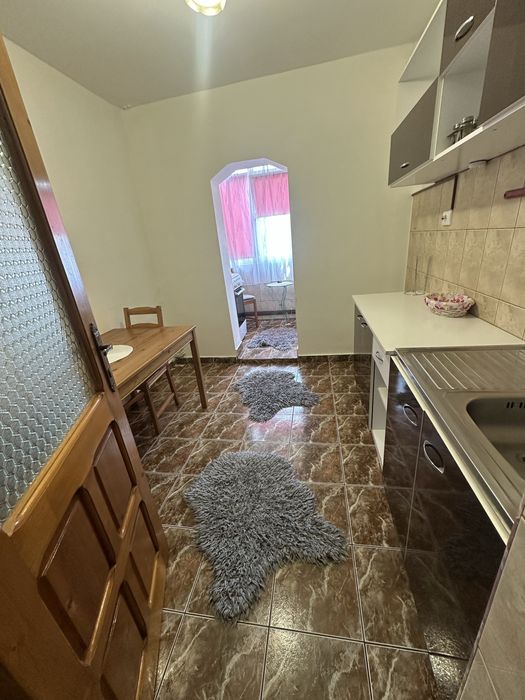 Apartament de inchiriat !