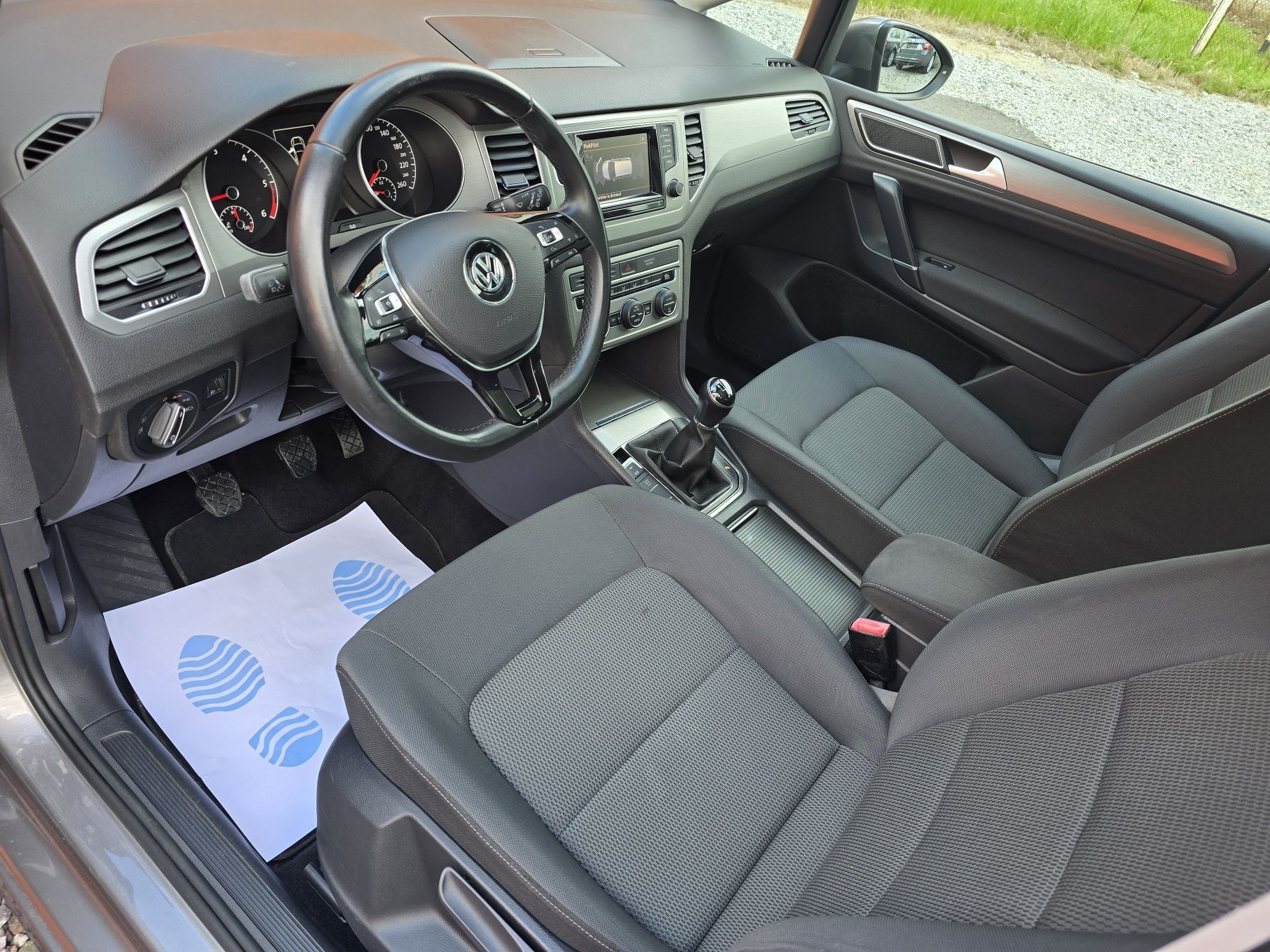 Volkswagen Golf Sportvan Finantare Rate-Credit