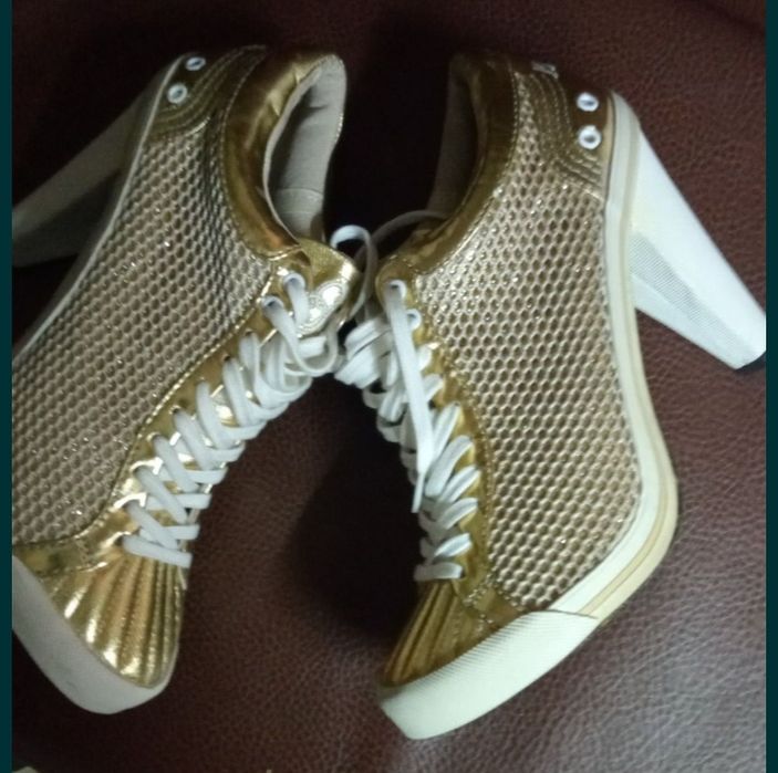 Продам 6000,40 р.