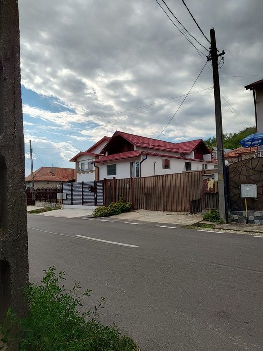 Casa Ștefănești lîngă Piata
