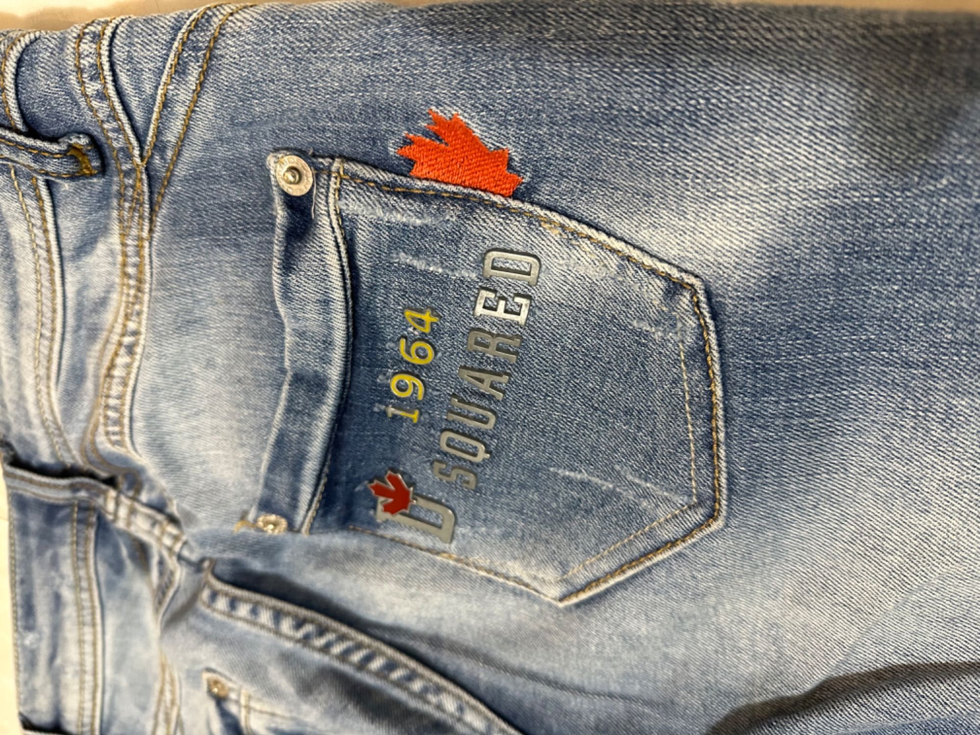 Vând blugi jeans orginali Dsquared2