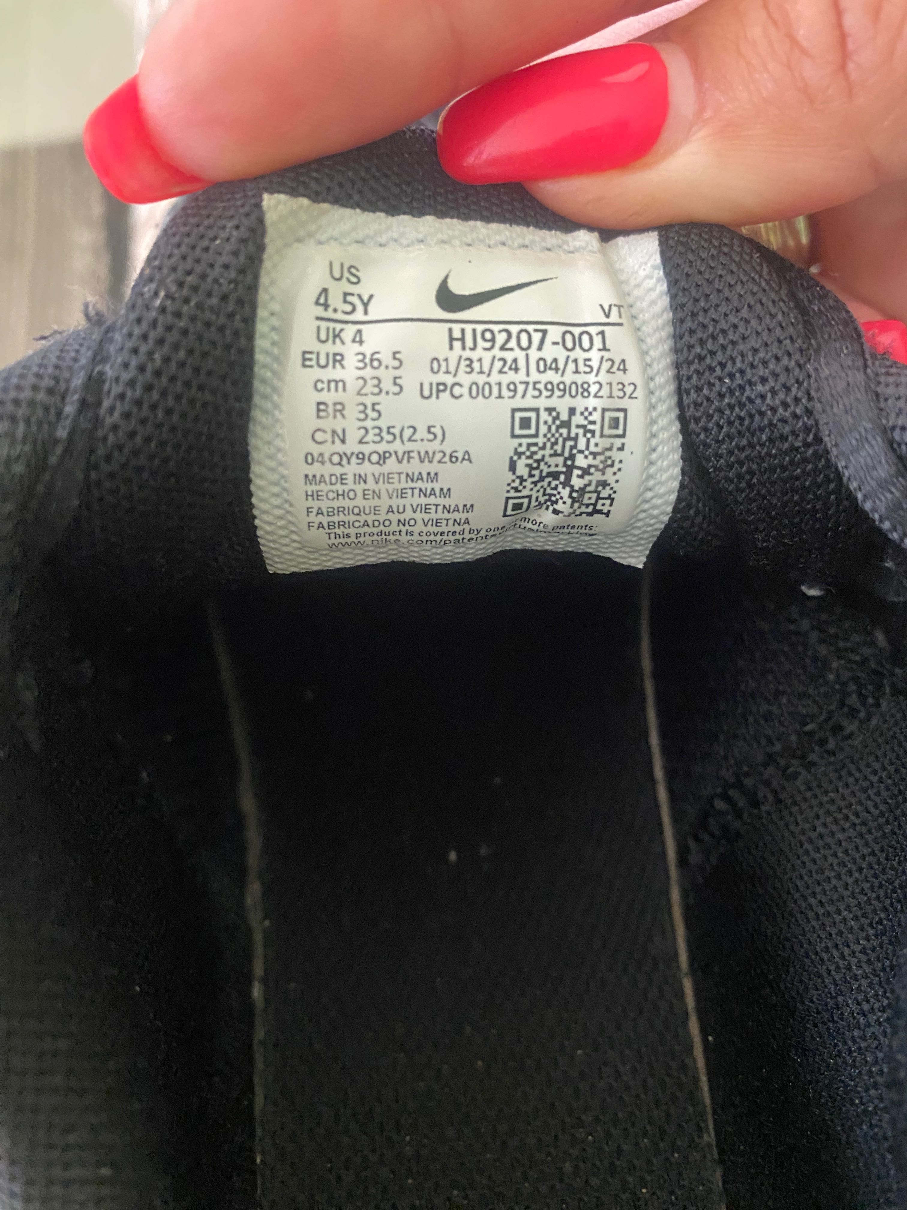 Nike оригинални маратонки 36.5