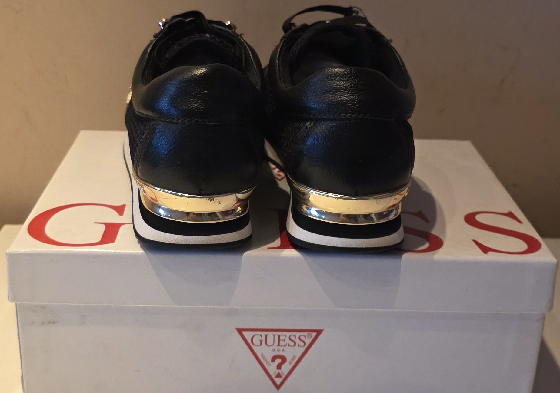 Дамски сникърси Guess