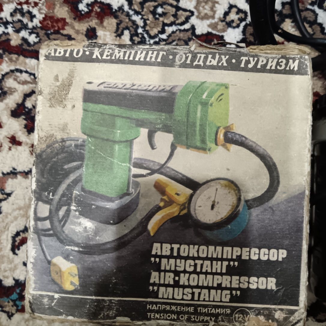 Продам компрессор автомобильный Мустанг.