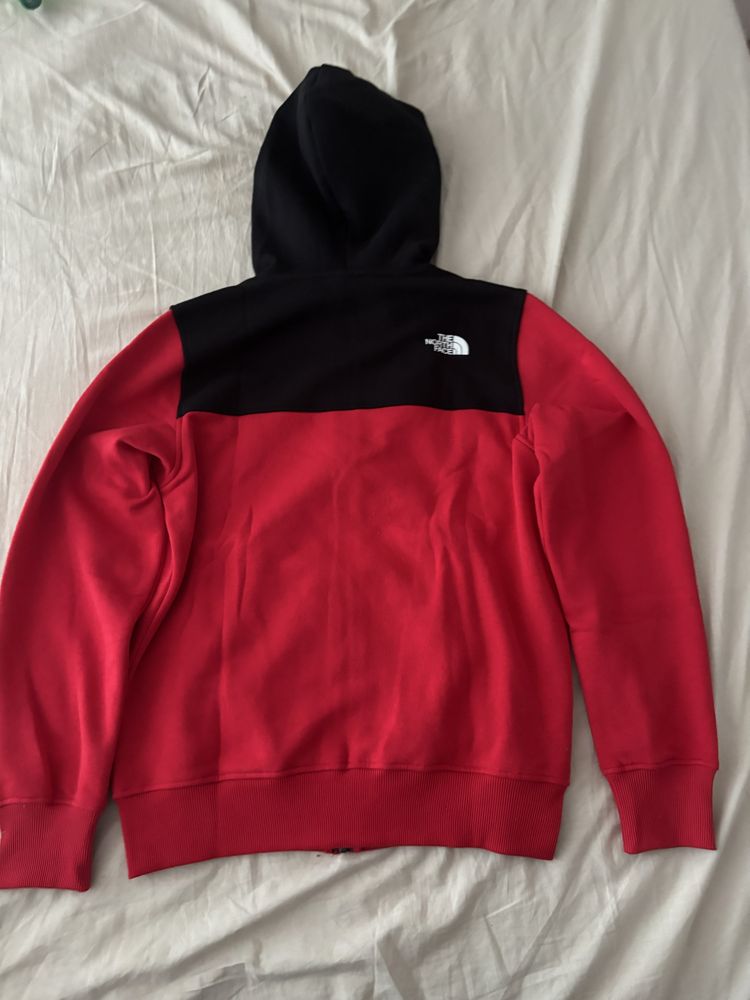 Червен The North Face суичер