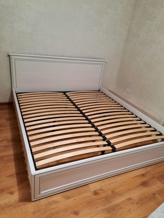 Кровать двухместный