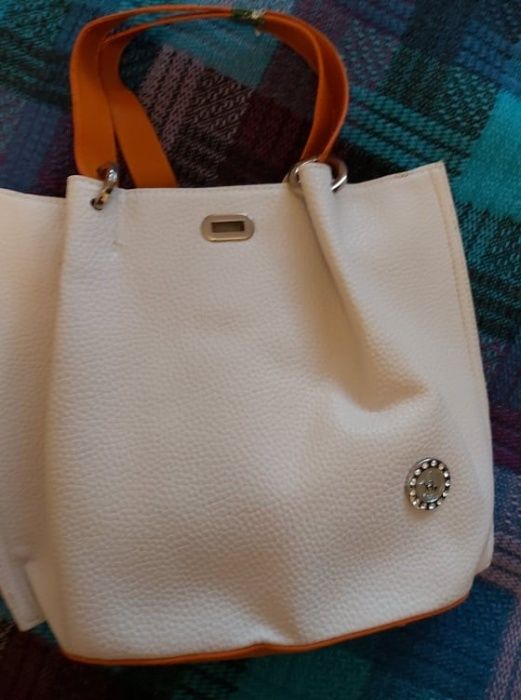 DKNY-дамска чанта