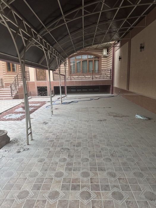 Циалковская.  Продажа ! 5.2 соток 8 комнат Олтинтепа ул