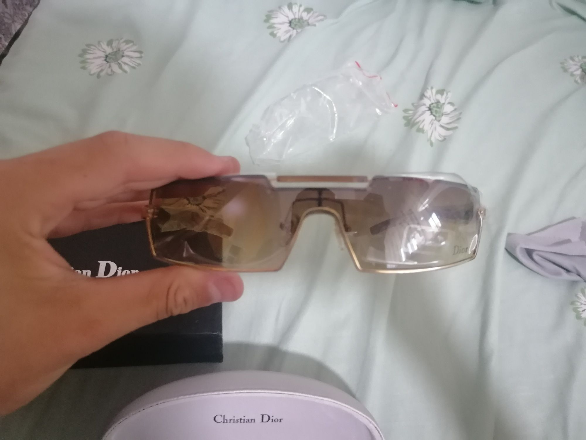 Vând ochelari de soare Dior