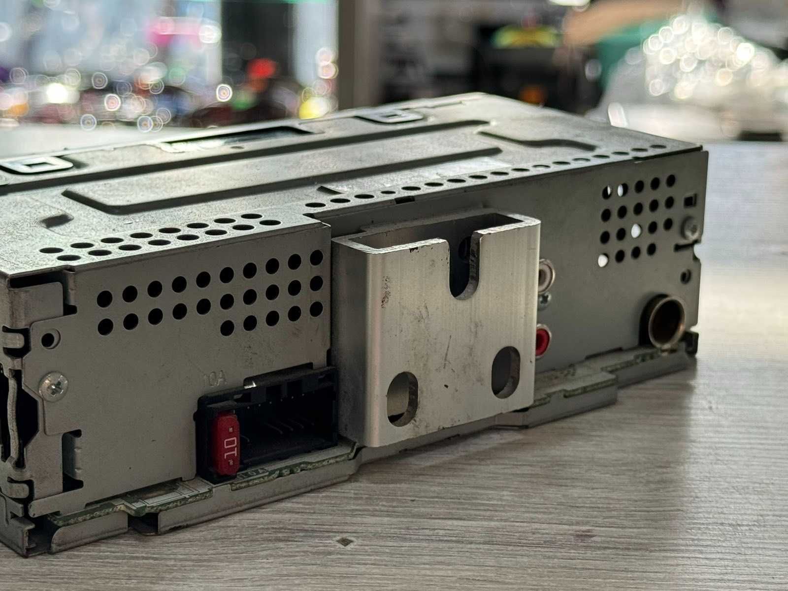 Авто CD Pioneer MVH-S100UB