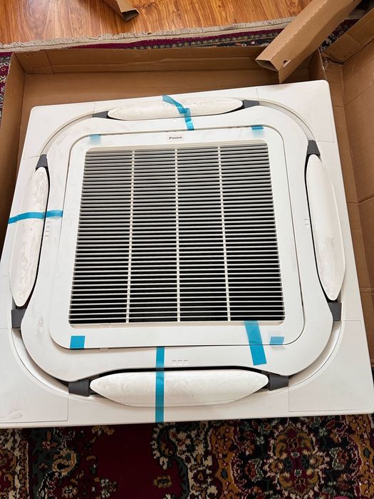 Aparat aer conditionat Daikin 24000 BTU, caseta tavan!