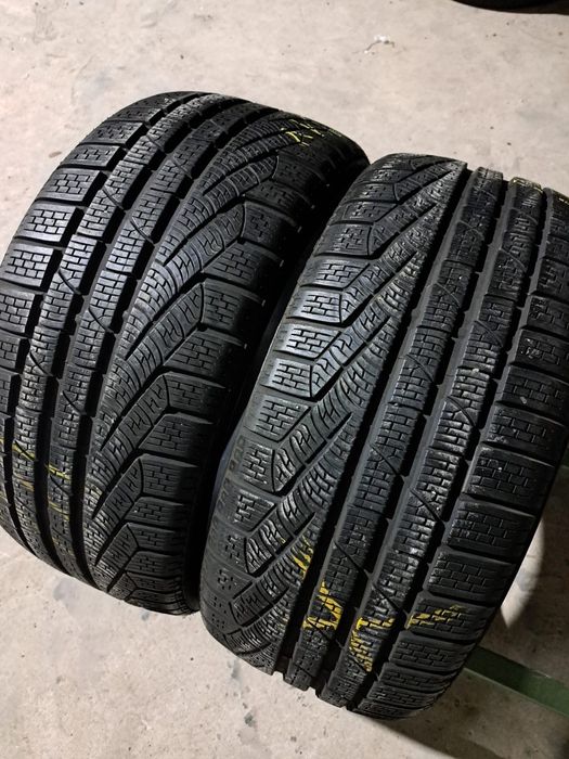 2 anvelope iarnă 235 40 r18 Pirelli