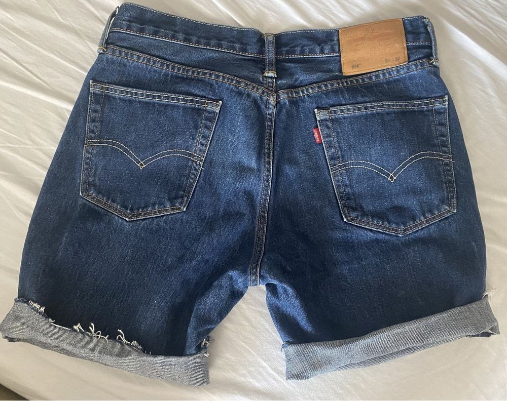 Pantaloni scurti levis