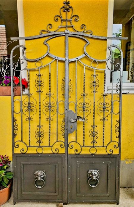 Porti pietonala antic-restaurat!Poarta-porti fier forjat antic,nitui