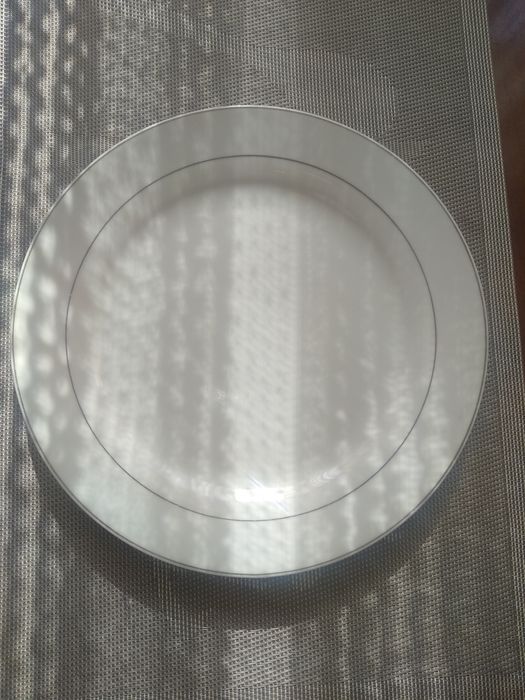 Продаются тарелки (большие)