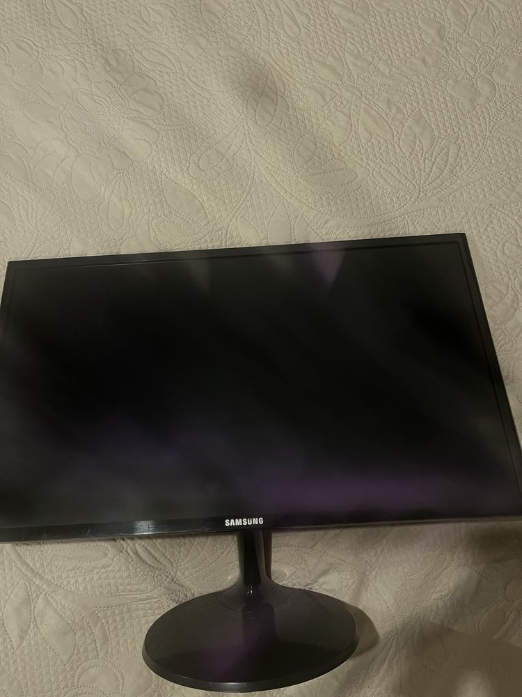 Монитор на Samsung в отлично състояние