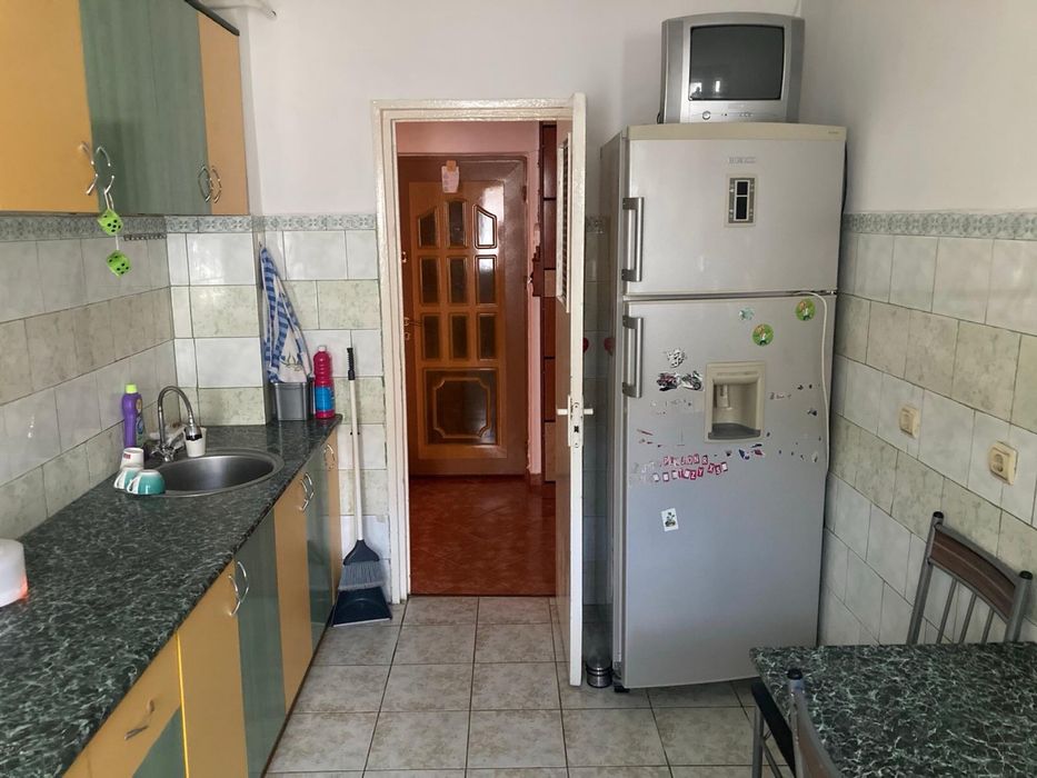 Inchiriez apartament 3 camere Micro 3, Buzau
