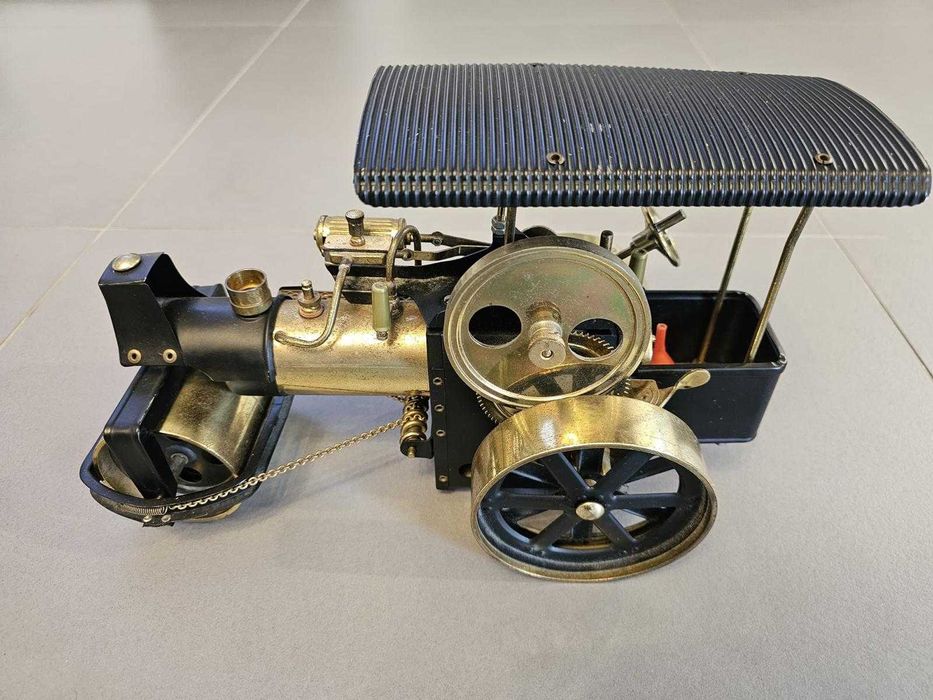 Vand macheta tractor cu abur si macheta motor cu abur