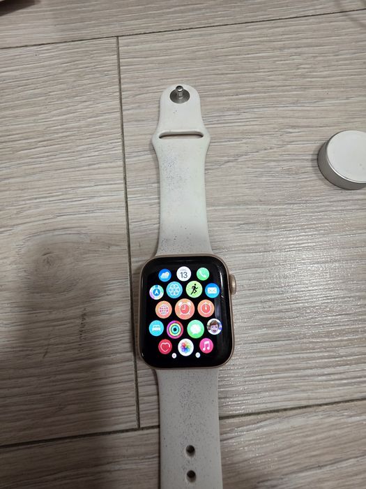 Apple Watch seria 6 Gold 40 mm