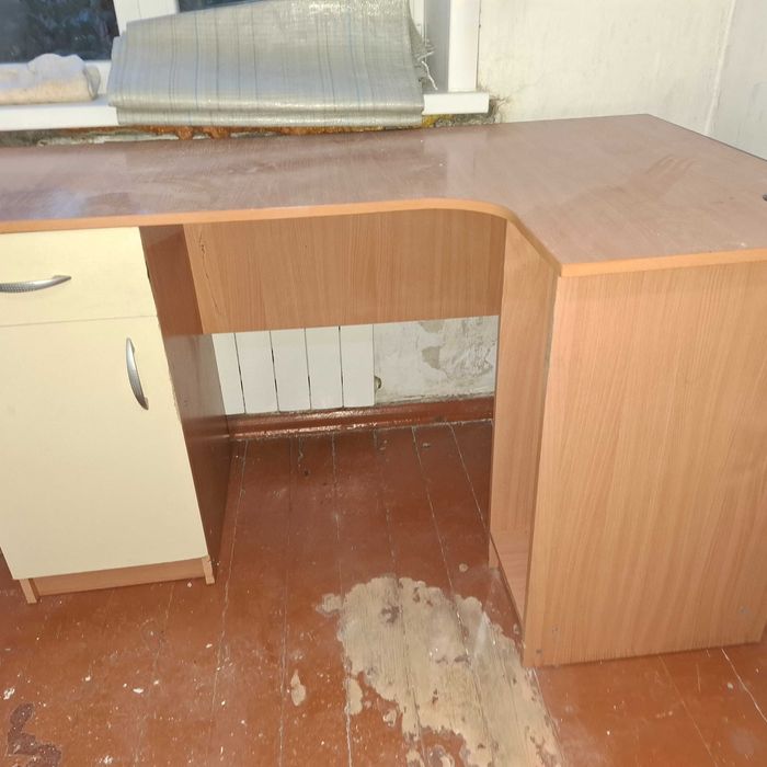 Стол компьютерный