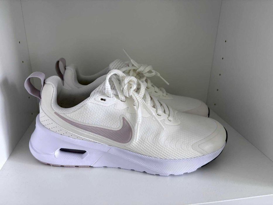 NIKE Air Max Nuaxis Маратонки. Сникърси