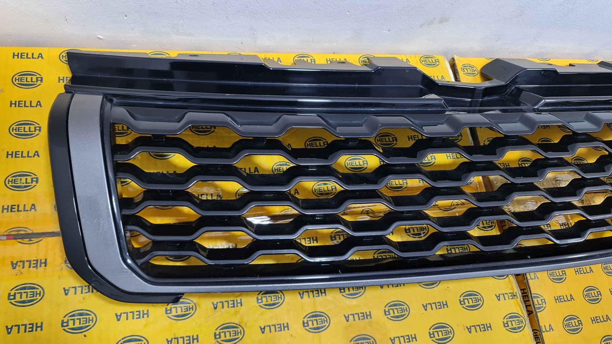 Grila masca radiator bara fata Land Rover Discovery Sport facelift