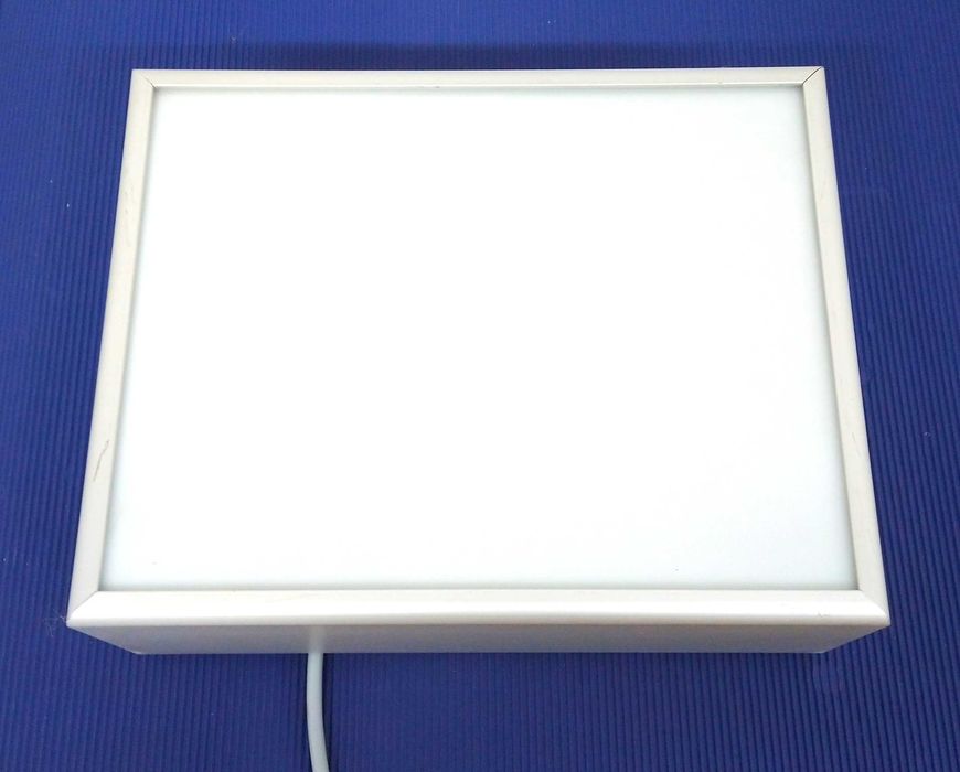 Vizualizator de Diapozitive sau filme radiografice