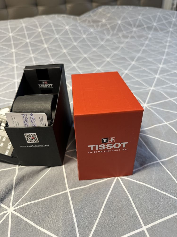 Часовник TISSOT chrono XL