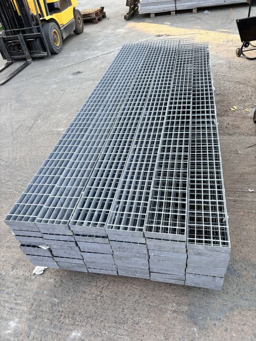 Gratare zincate metalice