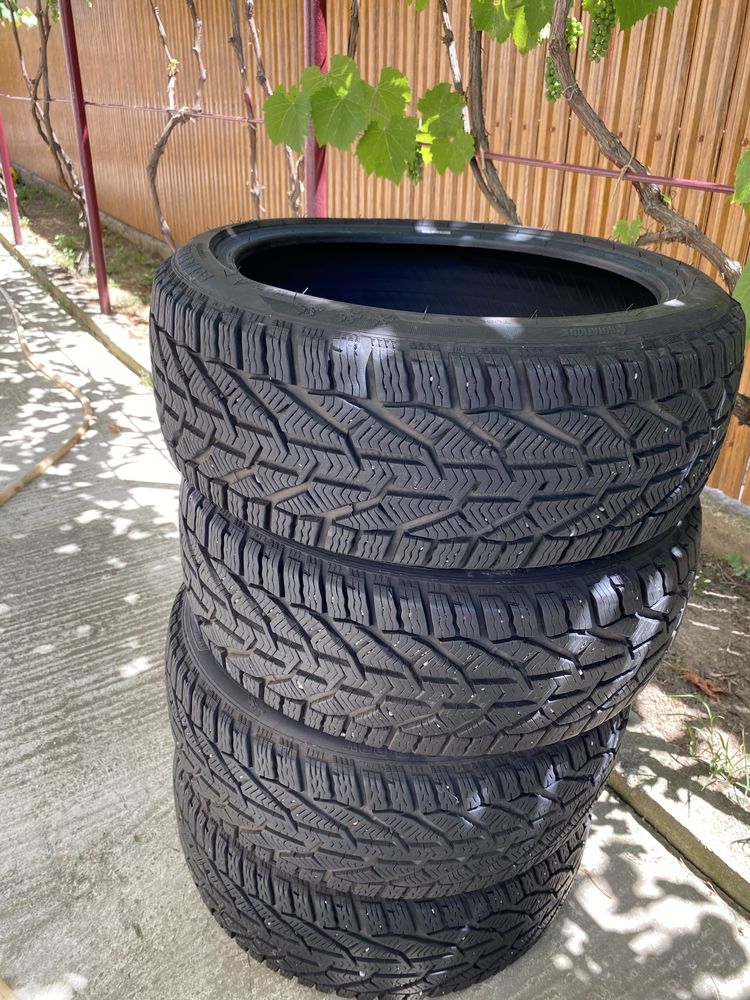 Set 4 anvelope de iarna Tigar 205/45 R17 second hand