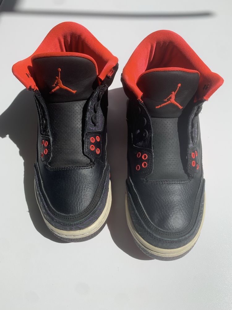 Jordan 3 Retro Crimson