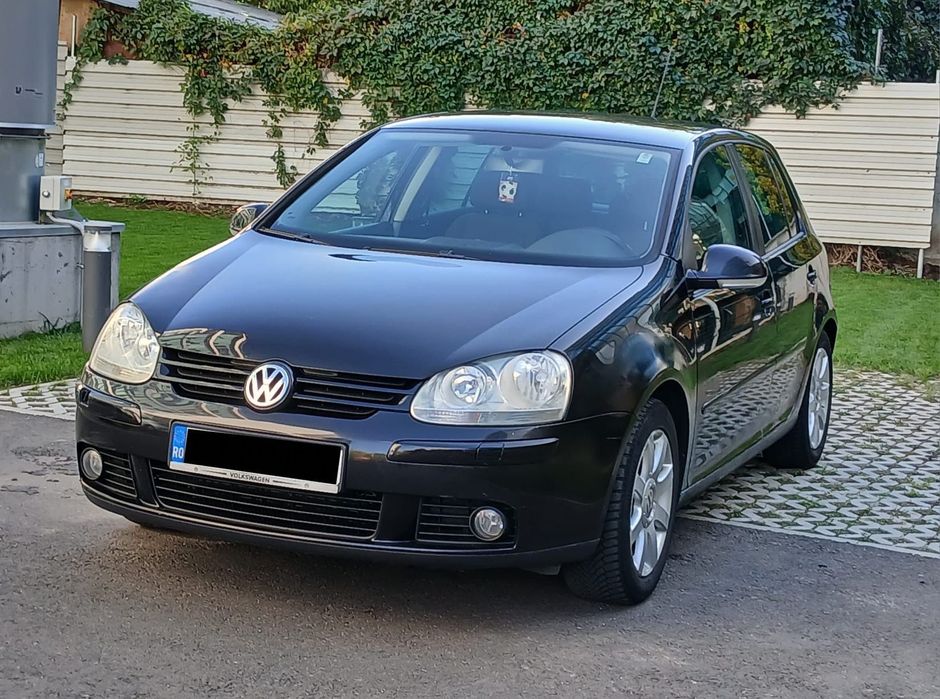 Volkswagen Golf 5 1.6 MPI detinut de un singur proprietar carte servic