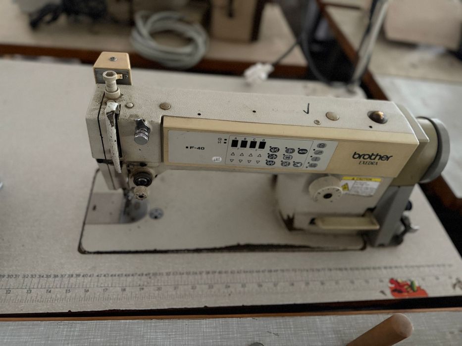 Reparații mașini de cusut casnice sau industriale