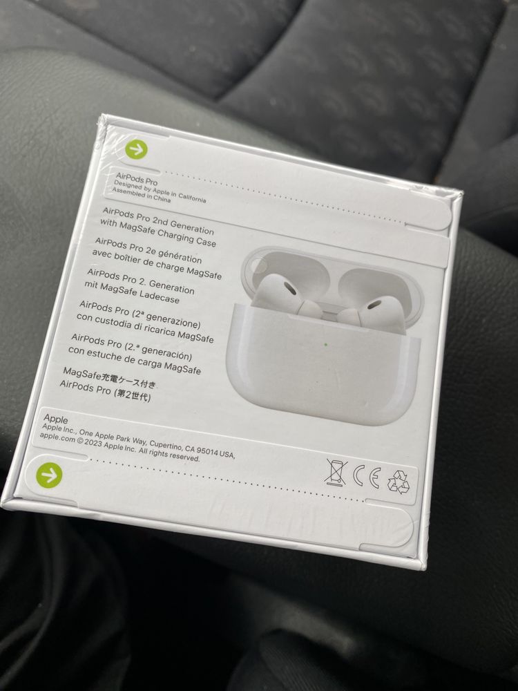 Чисто Нови Слушалки AirPods Pro