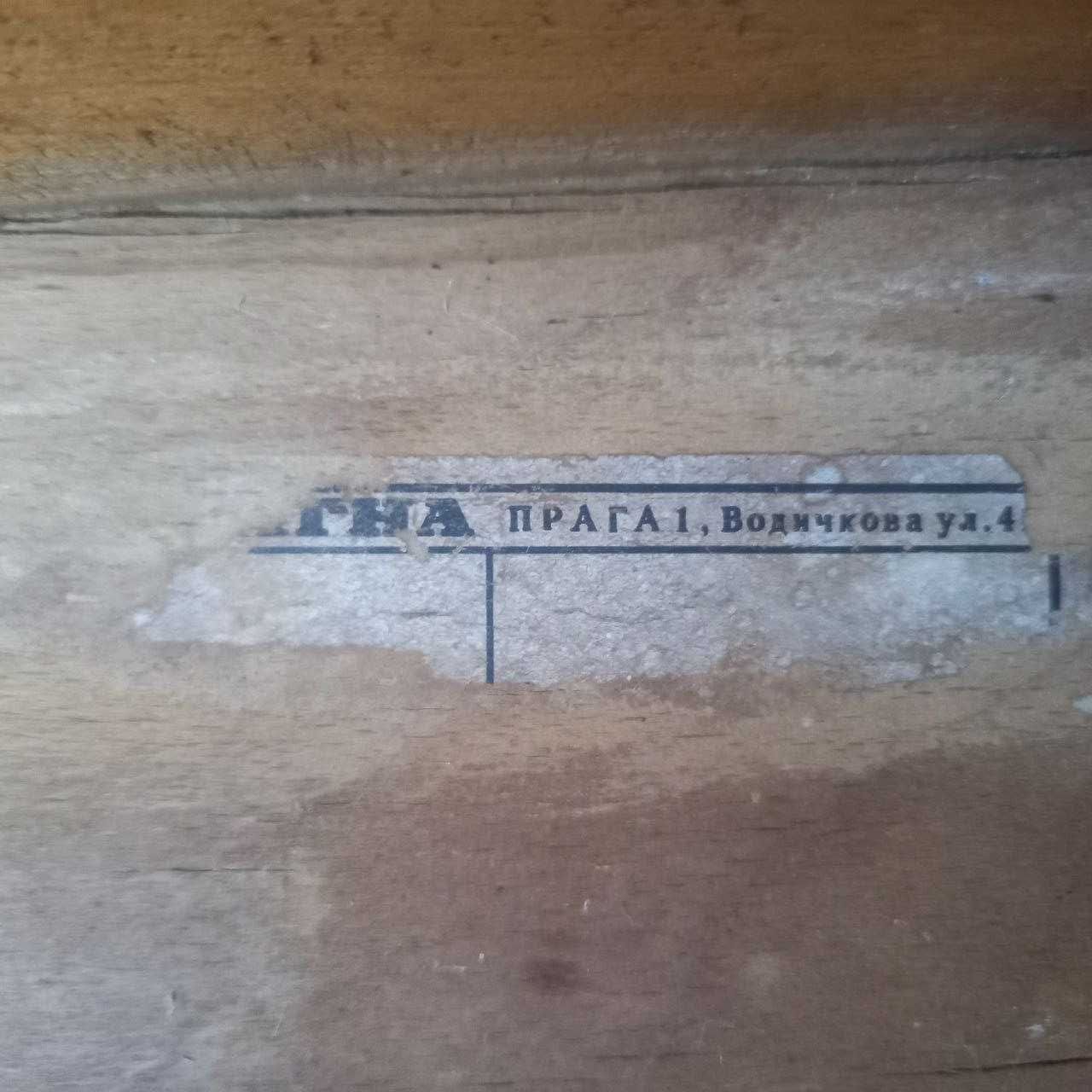 Продам деревянный детский столик