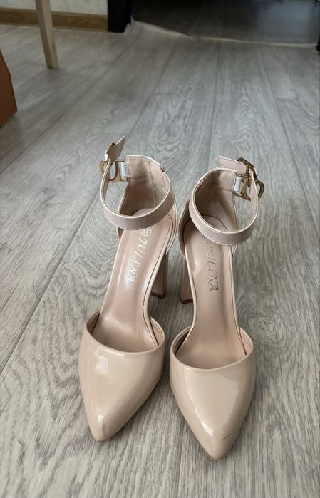 Туфли женские.